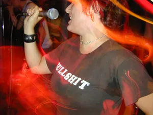 Pretty Girls Make Graves thumbnail - July 15, 2001